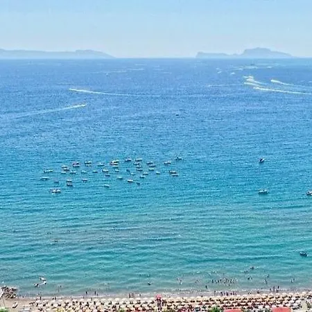 La * Pozzuoli